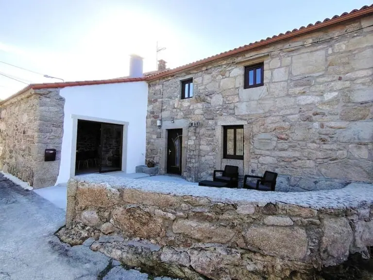 Casa Ferreira, Leis