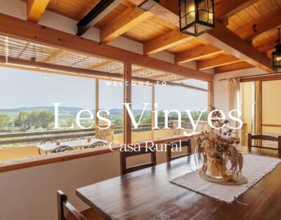 Casa Les Vinyes · Casa rural entre viñedos