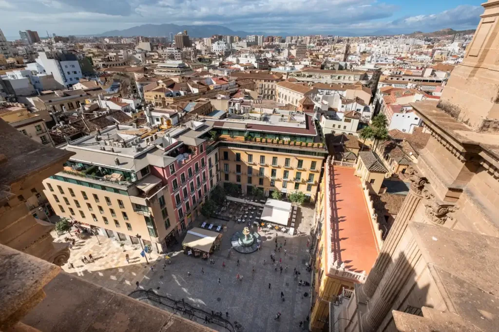 Casco histórico de Málaga, ciudad andaluza donde tramitar el registro turístico de tu vivienda vacacional