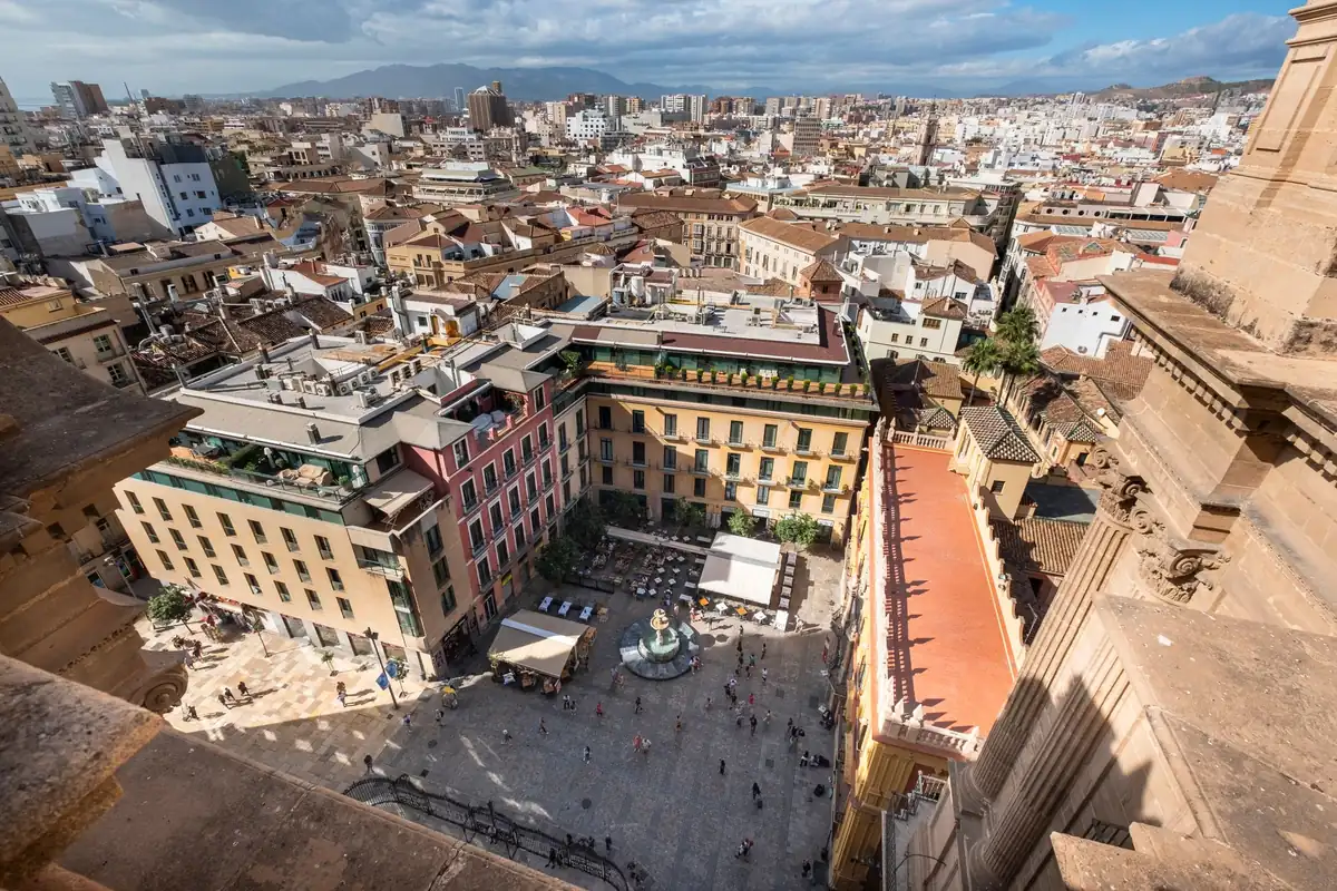 Casco histórico de Málaga, ciudad andaluza donde tramitar el registro turístico de tu vivienda vacacional