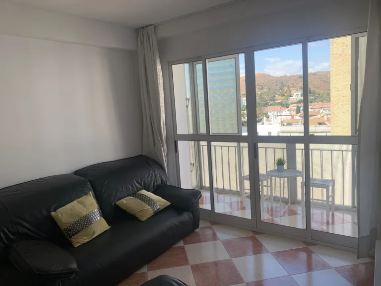Habitación con WiFi de 750 Mbps en Ciudad Jardín, Málaga — Habitación