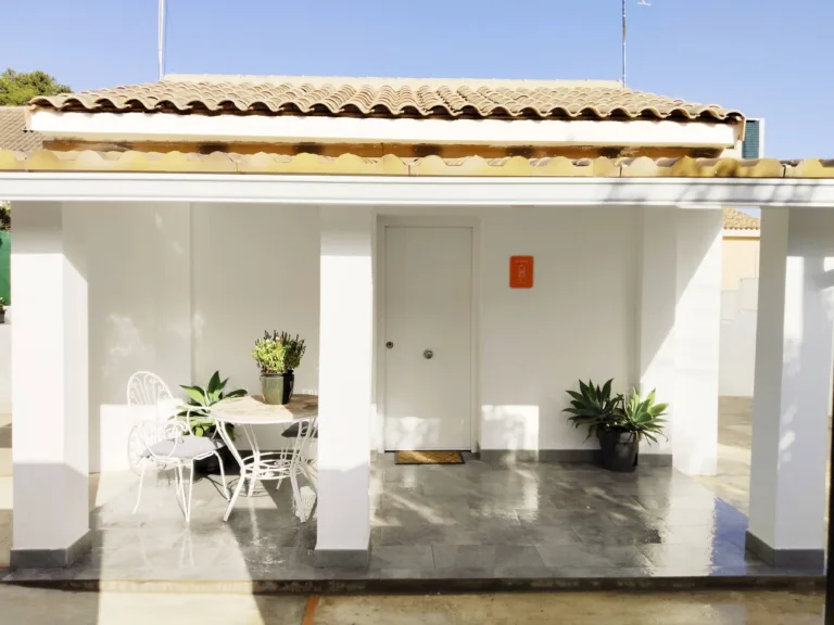 Casa Robles, con piscina y barbacoa — Casa en La Cañada